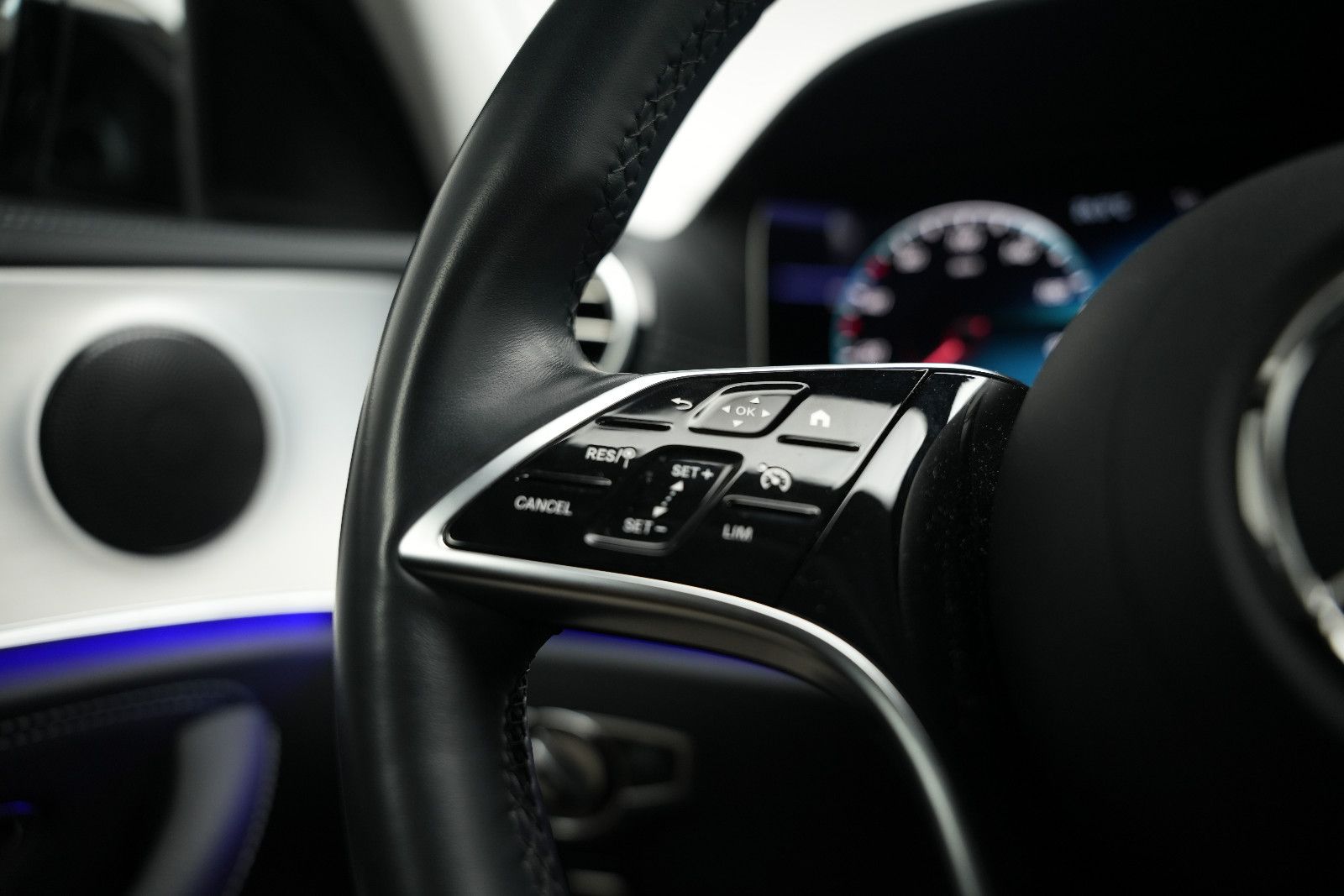 Fahrzeugabbildung Mercedes-Benz E 300 de/Plug-in/Leder/Ambiente/LED/360°Cam/SHZ/