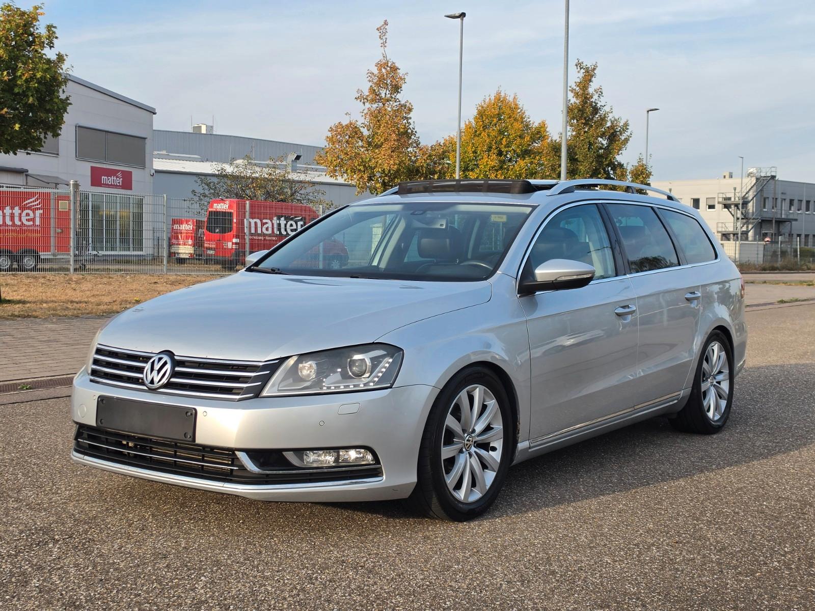 Volkswagen Passat 2012 — interior