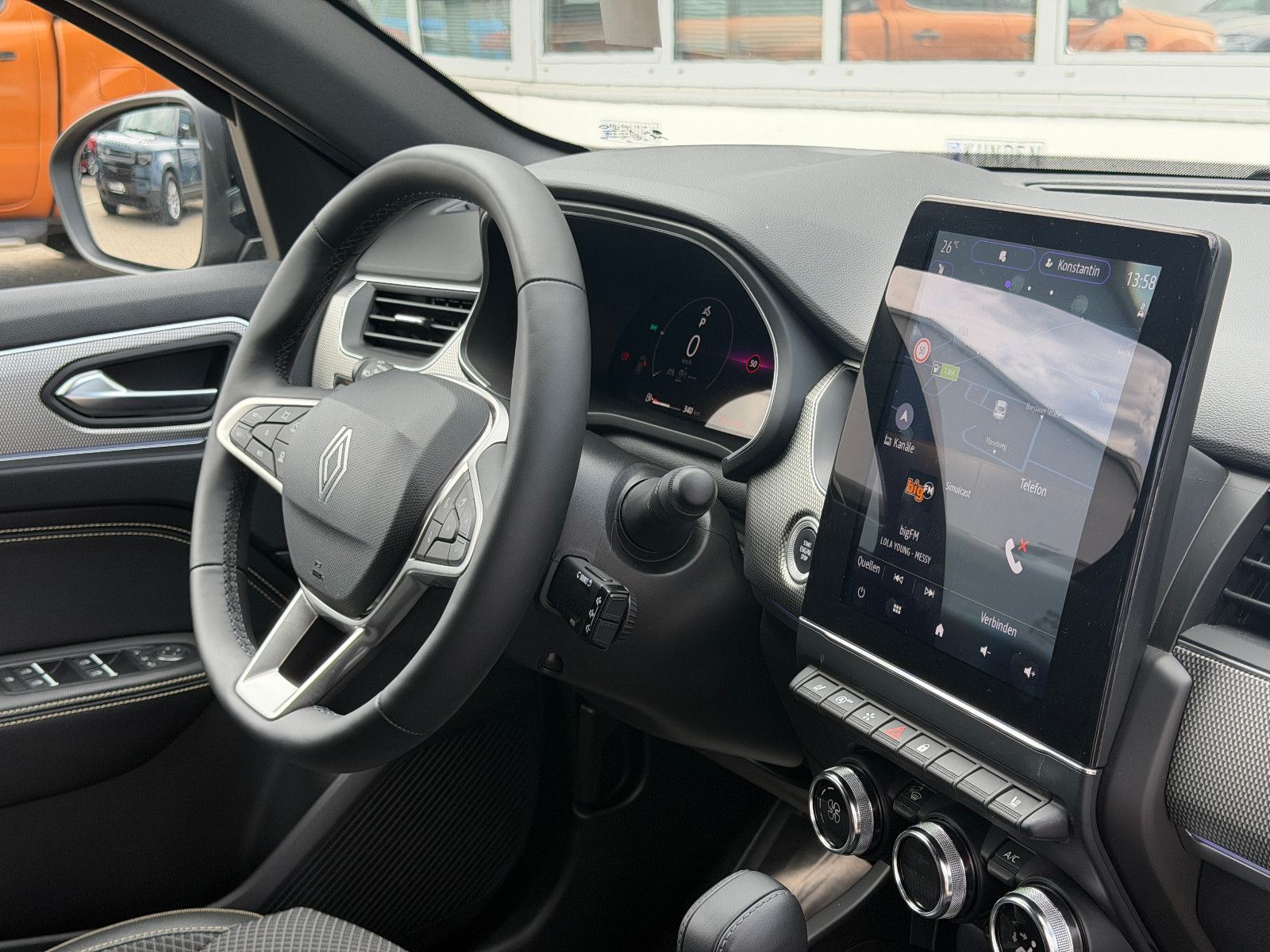 Fahrzeugabbildung Renault Arkana Techno/KAMERA/AMBIENTE/KAMERA/LEDER/ACC