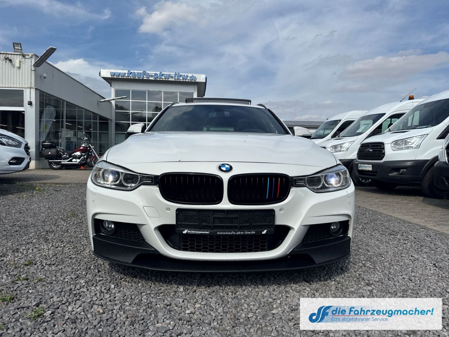 Fahrzeugabbildung BMW 320 d Touring M Paket Optik AHK-klappbar El. Pan
