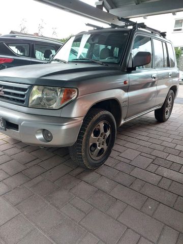 Mitsubishi pajero pinin