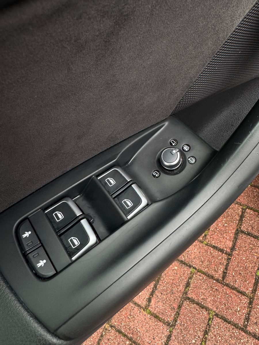 Fahrzeugabbildung Audi Q3 2.0 TDI QUATTRO S-TRONIC S-LINE SPORTPAKET