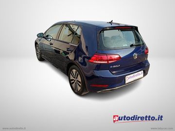 Volkswagen Golf - 2
