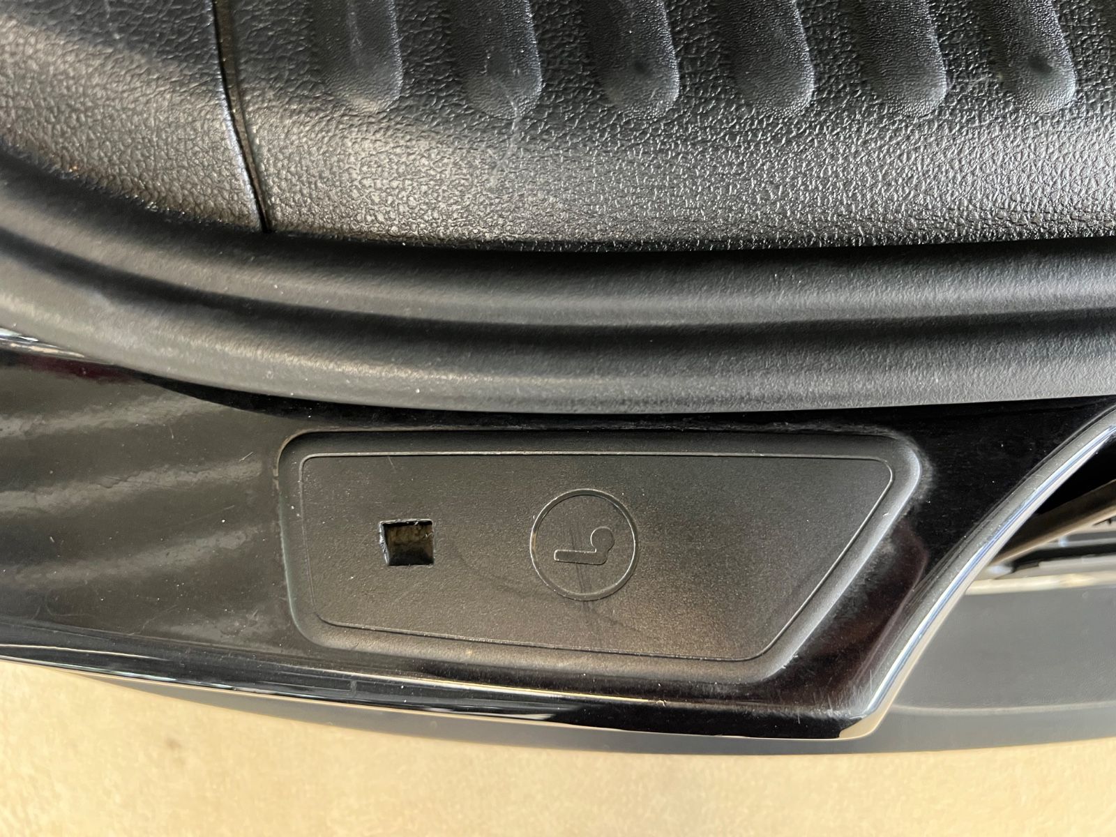 Fahrzeugabbildung Volkswagen Tiguan 2.0TDI Sport & Style 4Motion *PANO*XENON*
