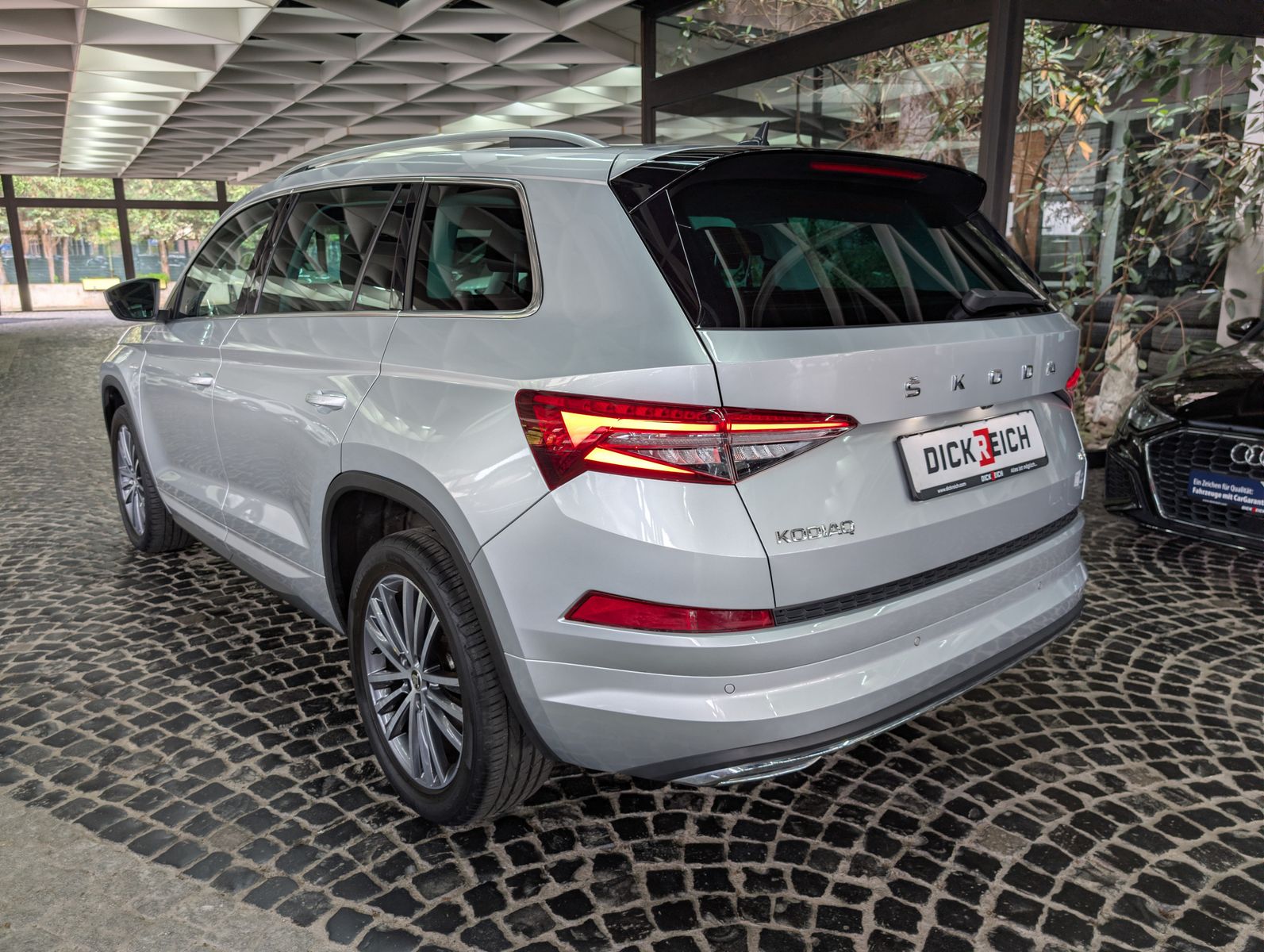Fahrzeugabbildung SKODA Kodiaq L&amp;K 4x4 CANTON LEDER 360° ACC MEMO VIRT