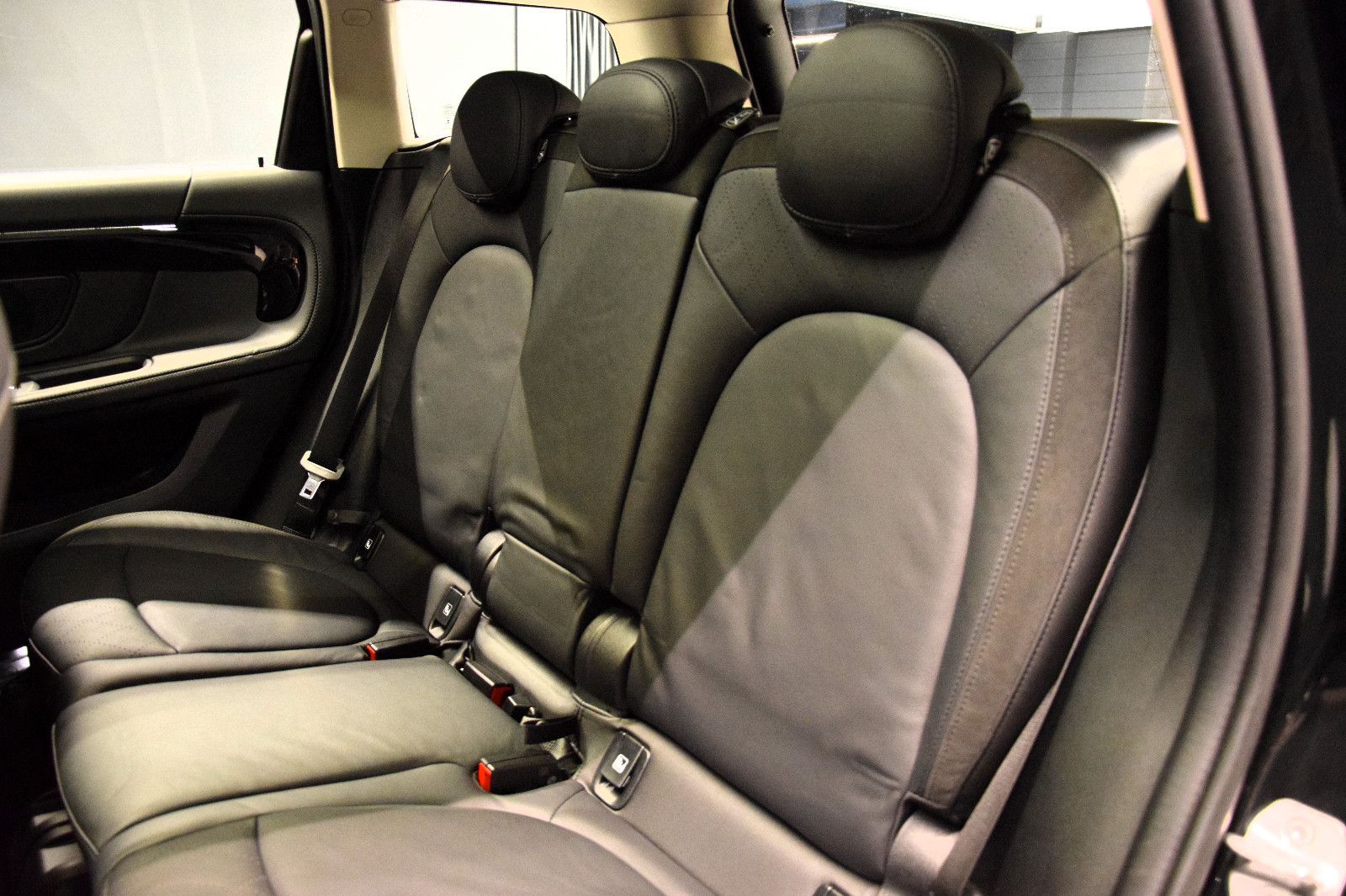 Fahrzeugabbildung MINI Countryman Cooper Classic Trim Premium Plus LED