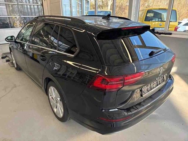 Fahrzeugabbildung Volkswagen Golf VIII Variant 1.5eTSI DSG Style HEADUP+IQ-LI