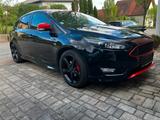 Ford Focus   ST Line Black u Red  LED Keyless Navi - Ford Focus: ST Line Black