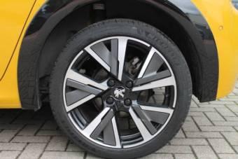 Peugeot 208 GT PUTE 100