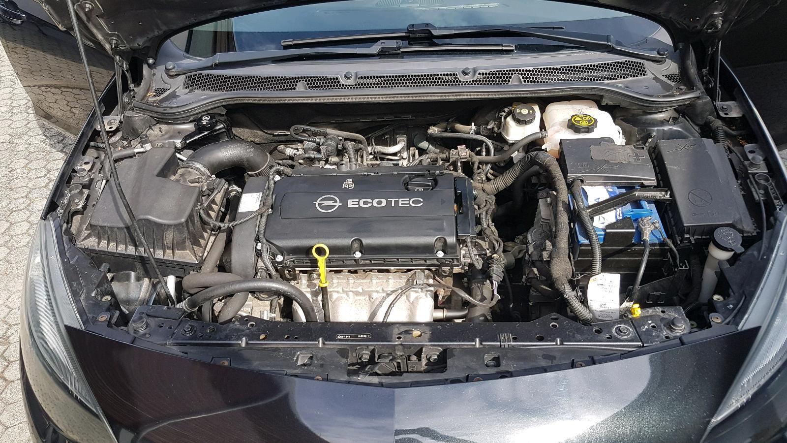 Opel Astra 2013 — photo 7