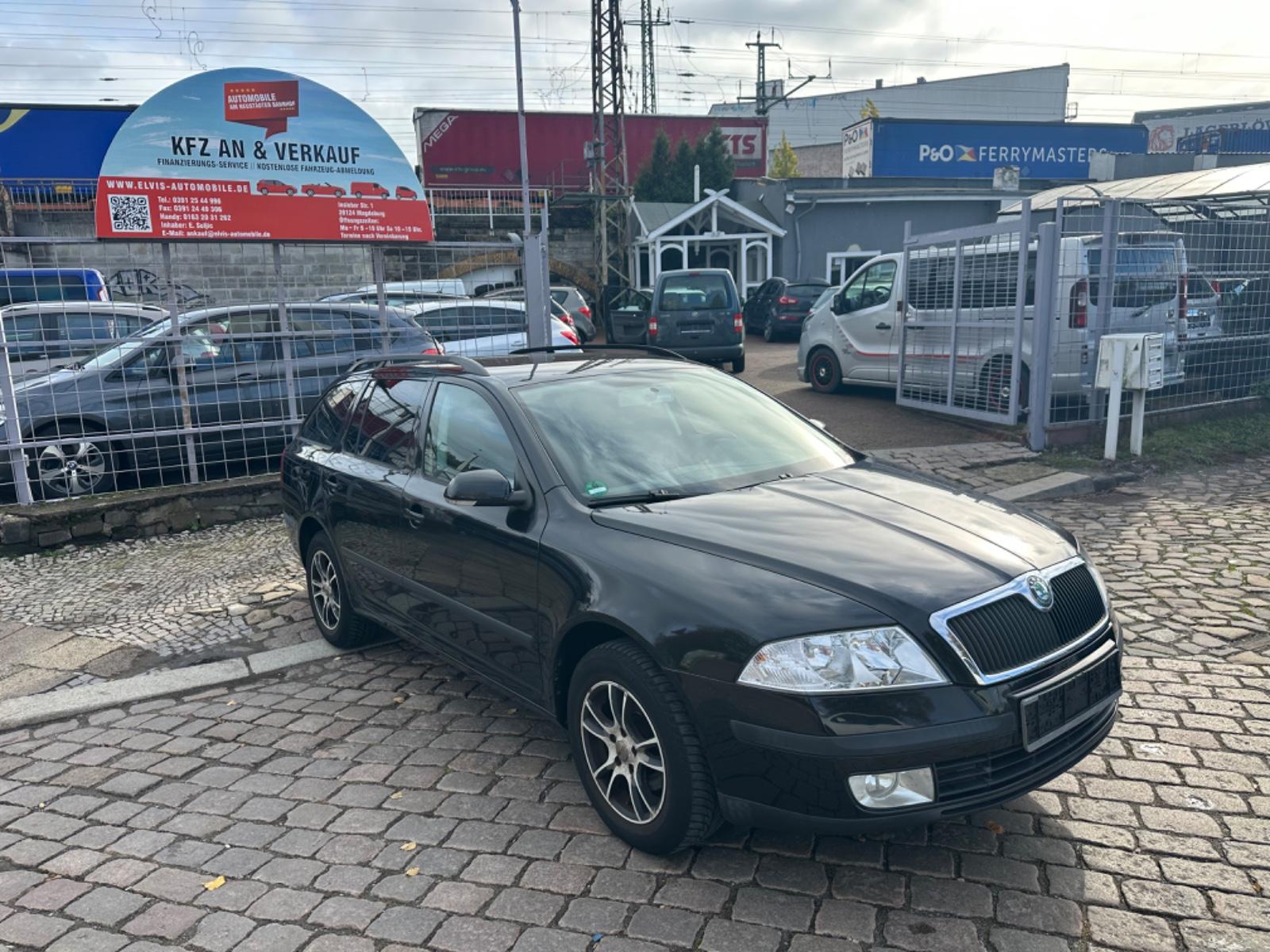 Skoda Octavia 2007 — rear view