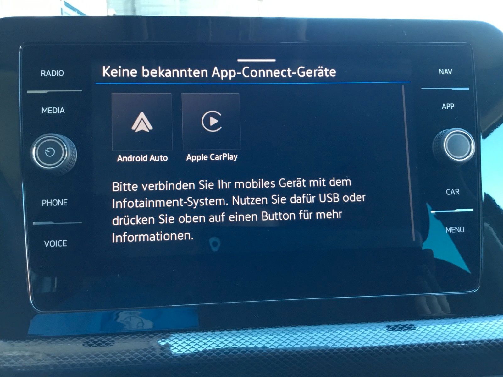 Fahrzeugabbildung Volkswagen T-Cross 1.0 TSI DSG Life+AHK+ACC+LED+17"+Kamera