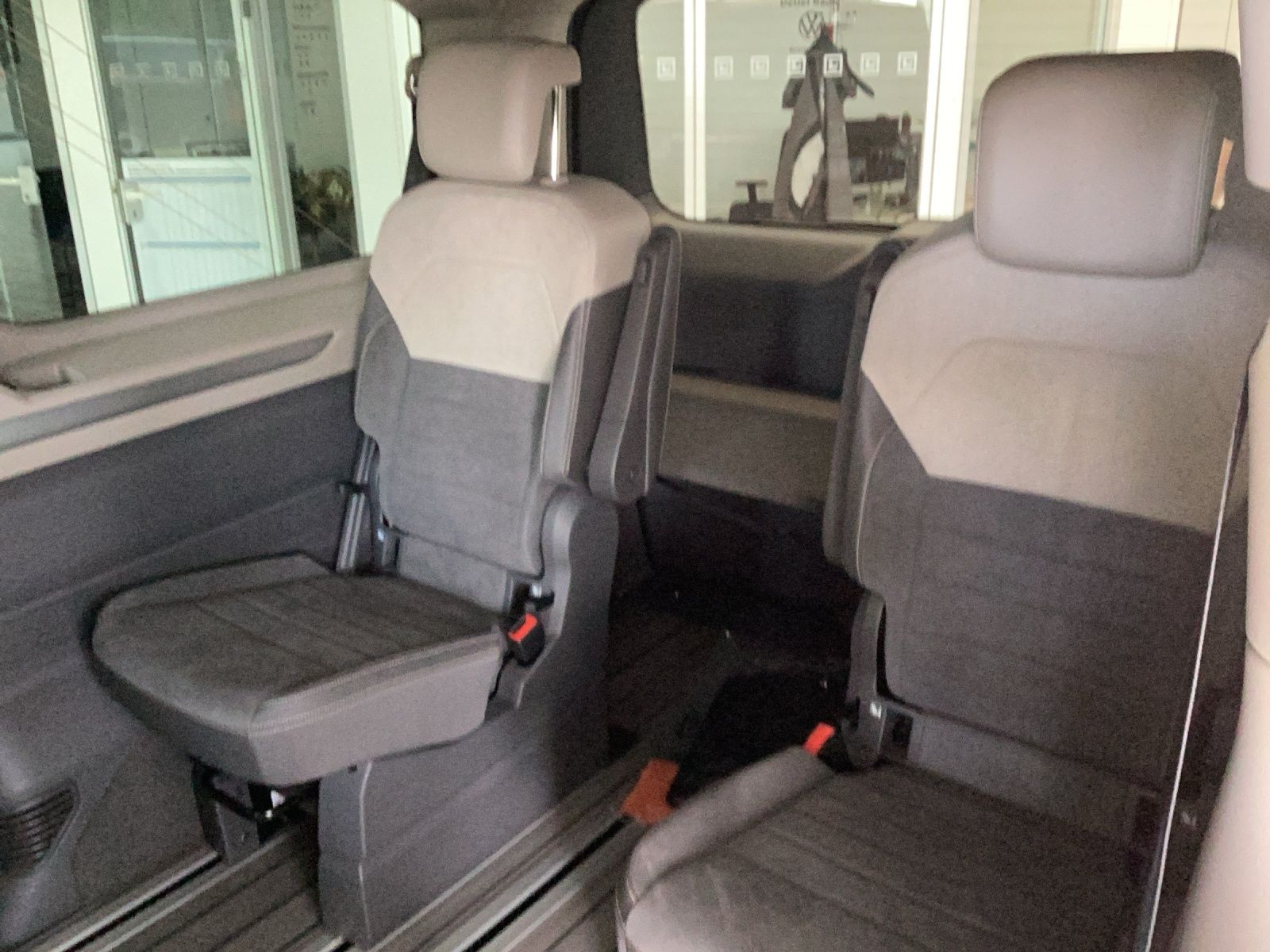 Fahrzeugabbildung Volkswagen T7 Multivan TDI Life LR 7- DSG 6 SITZ. DSG SITZH