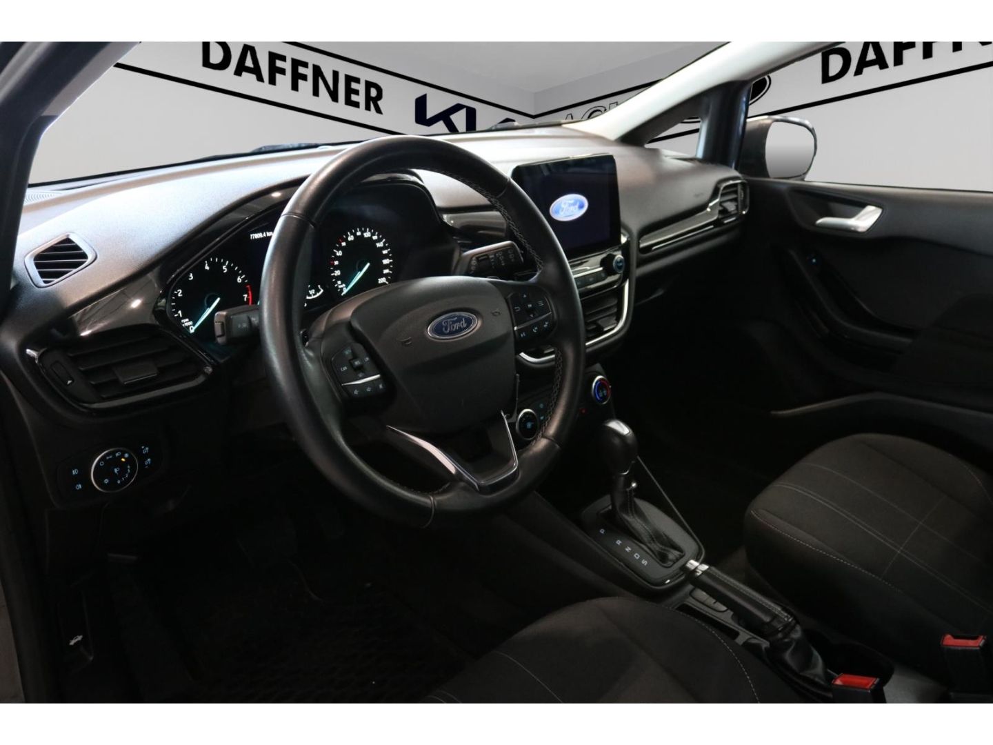 Fahrzeugabbildung Ford Fiesta Trend Apple CarPlay Android Auto WLAN Spu