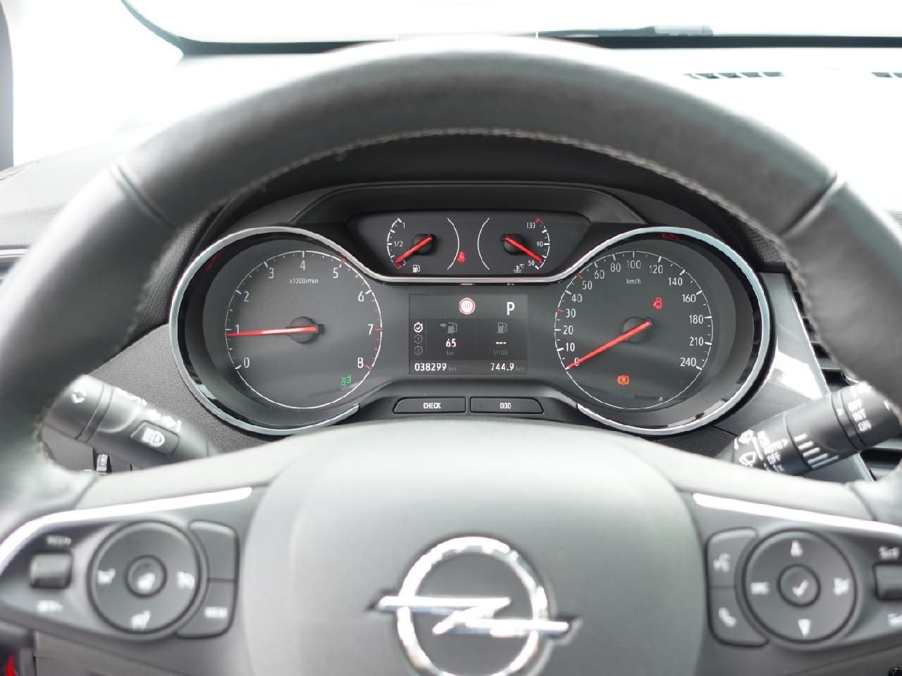Fahrzeugabbildung Opel Crossland 1,2 Ultimate Automatik
