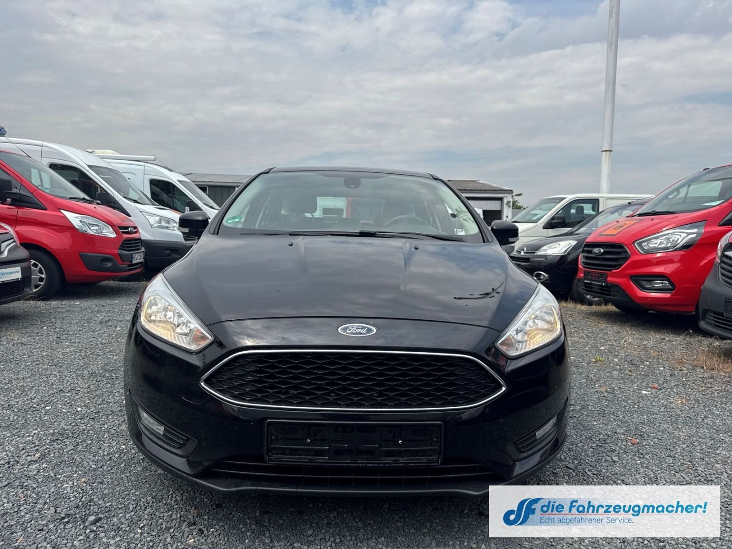 Fahrzeugabbildung Ford Focus Business Navi SHZ LenkradHZG *1502 *EXPORT