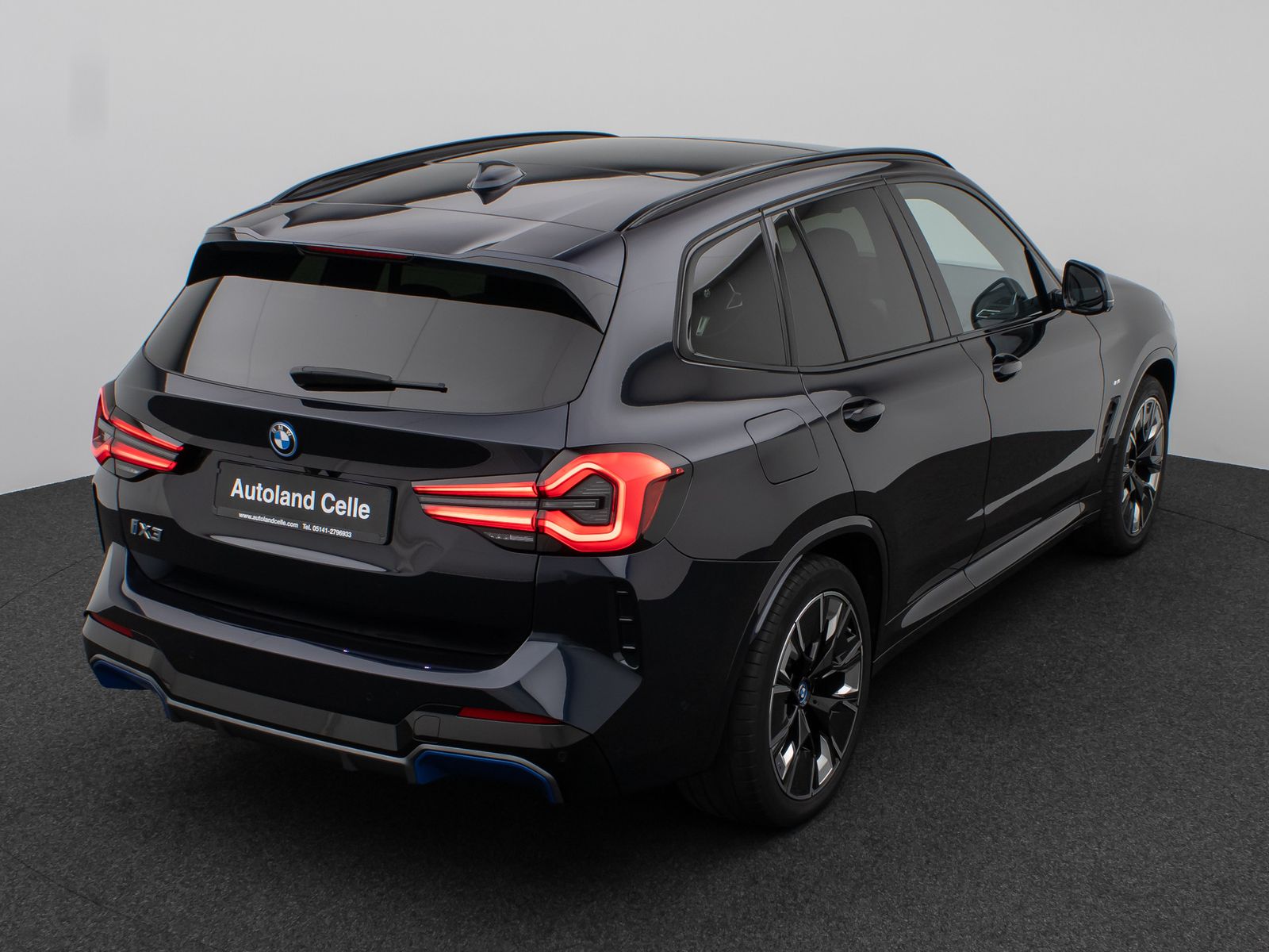 Fahrzeugabbildung BMW iX3 M Sport Impressive Panorama 360°HUD DAB H/K