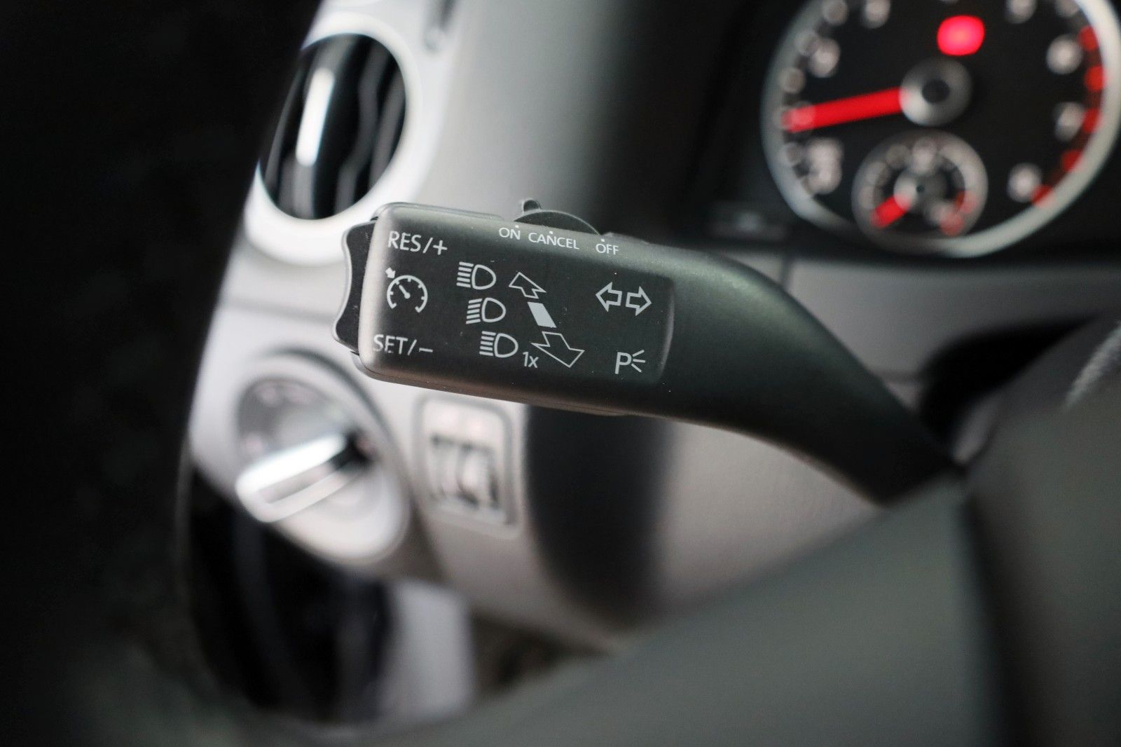 Fahrzeugabbildung Volkswagen Tiguan Trend & Fun BMT SH,PDC,8 fach bereieft