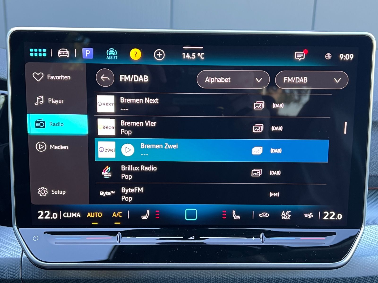 Fahrzeugabbildung Volkswagen Golf Variant  Life 1.5 eTSI DSG *AHK, Plus-Paket