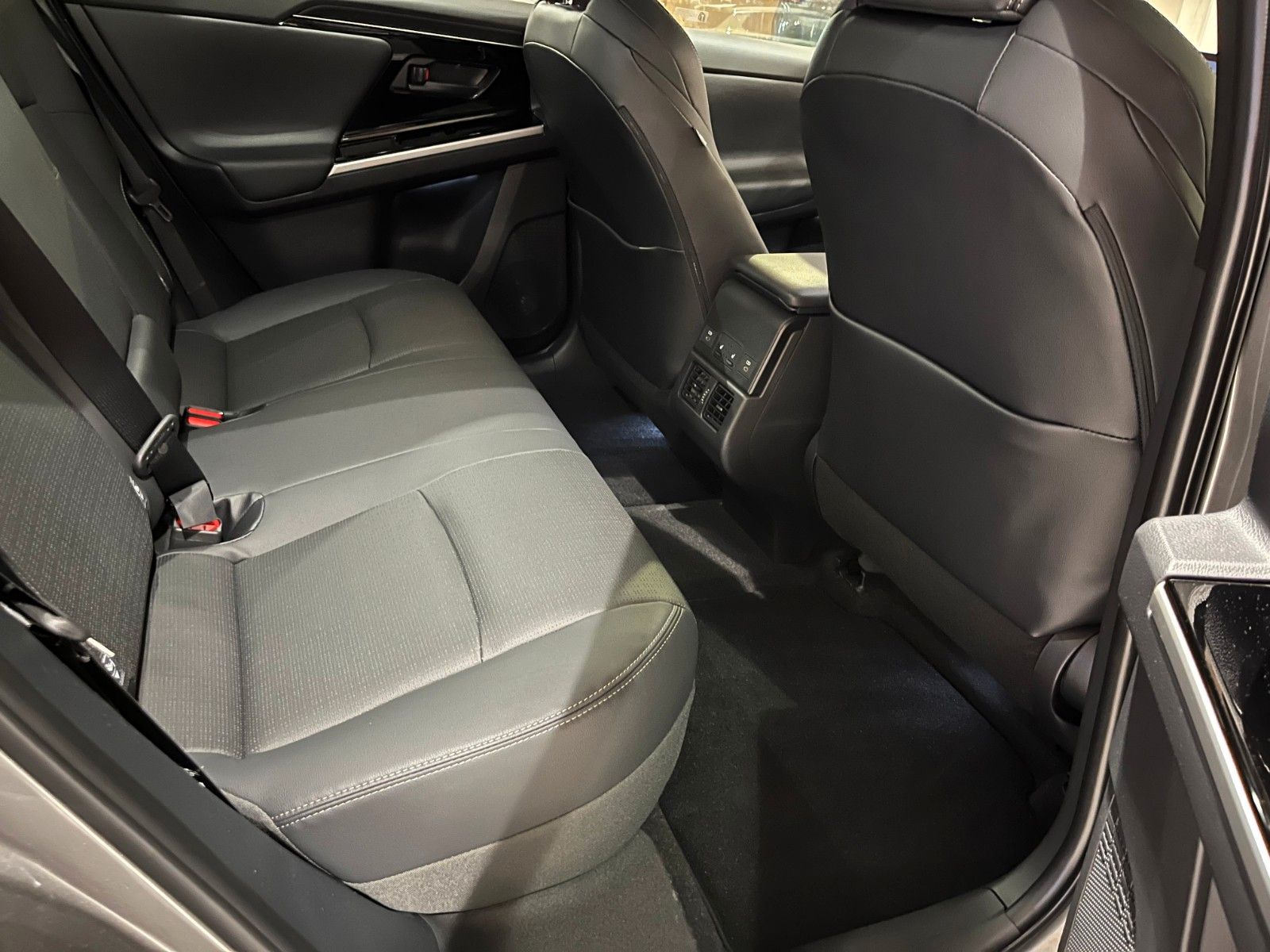 Fahrzeugabbildung Toyota bZ4X FWD Lounge jetzt noch mit 0% Finanzieren