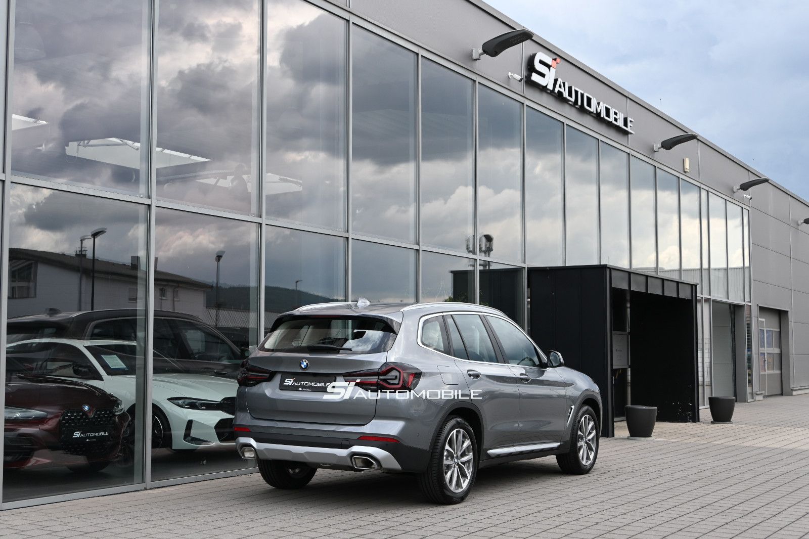Fahrzeugabbildung BMW X3 xDr.20d °AHK°HUD°MEMO°SITZKLIMA°STANDHZG°360°