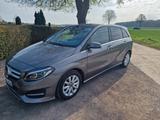 Mercedes-Benz Gepflegter MercedB 180 PEAK Edition  - Mercedes-Benz B 180: Von Privat