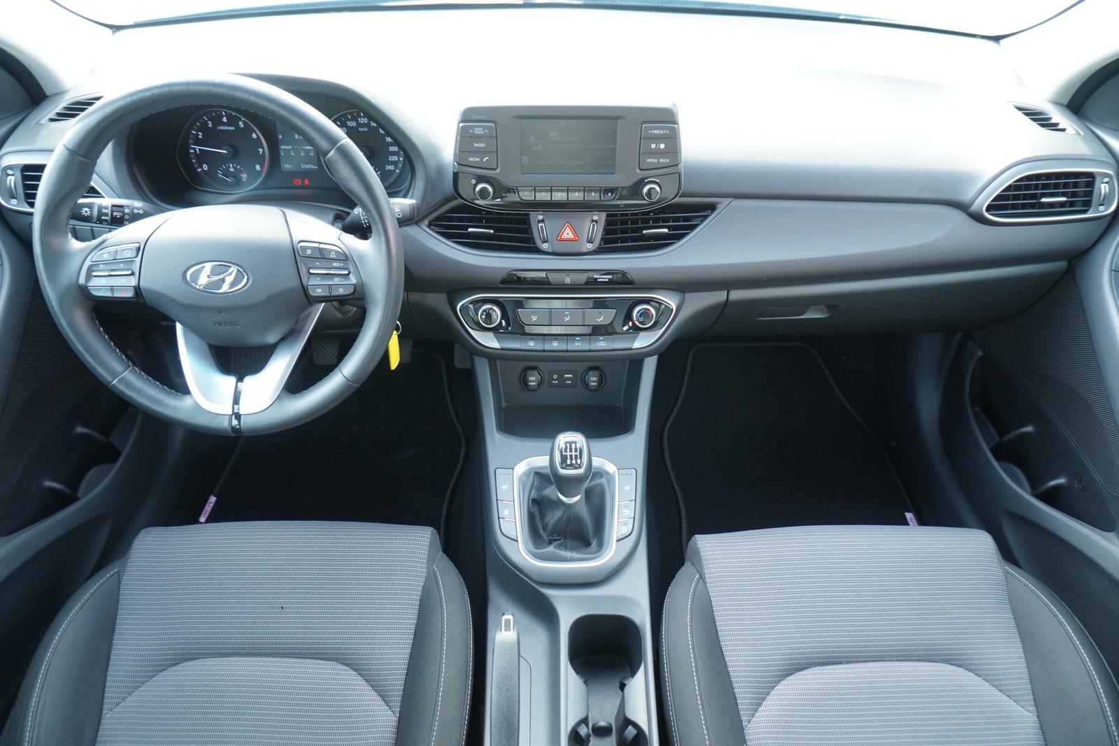Hyundai i30 Kombi 1.0 T-GDI GO! Navi Kamera AHK PDC