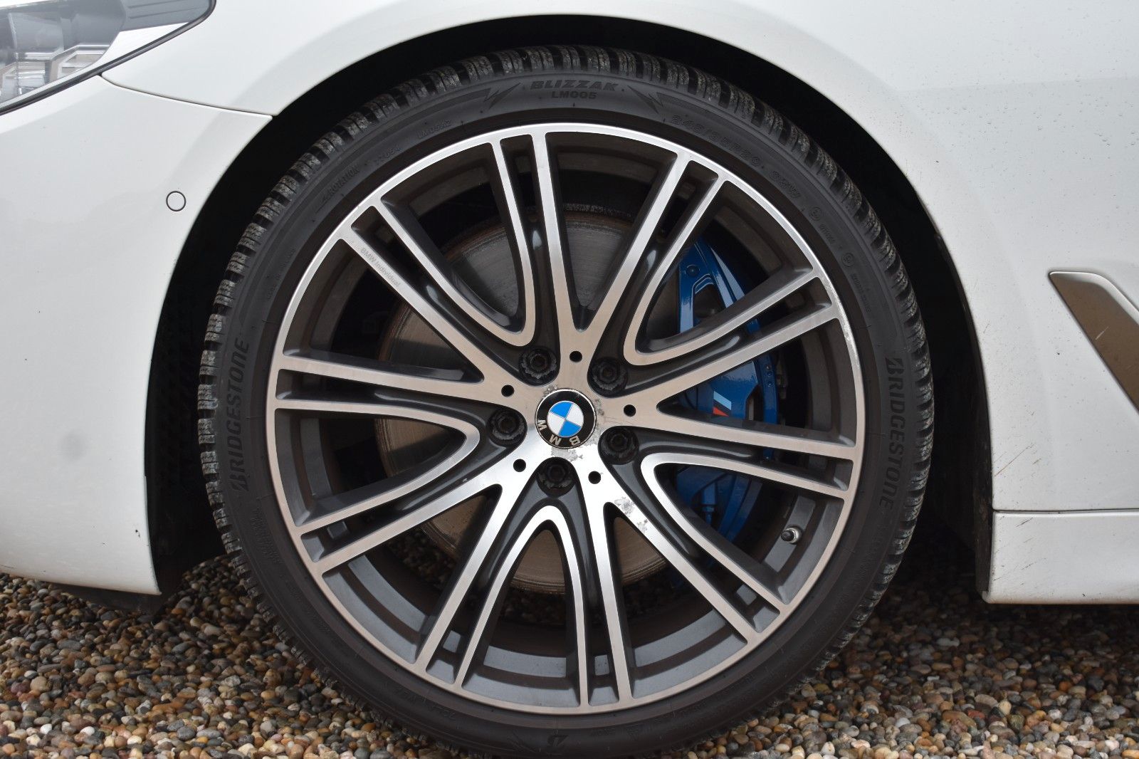 Fahrzeugabbildung BMW M550 i Limo. xDrive DAB Gestik Massage HUD ATM