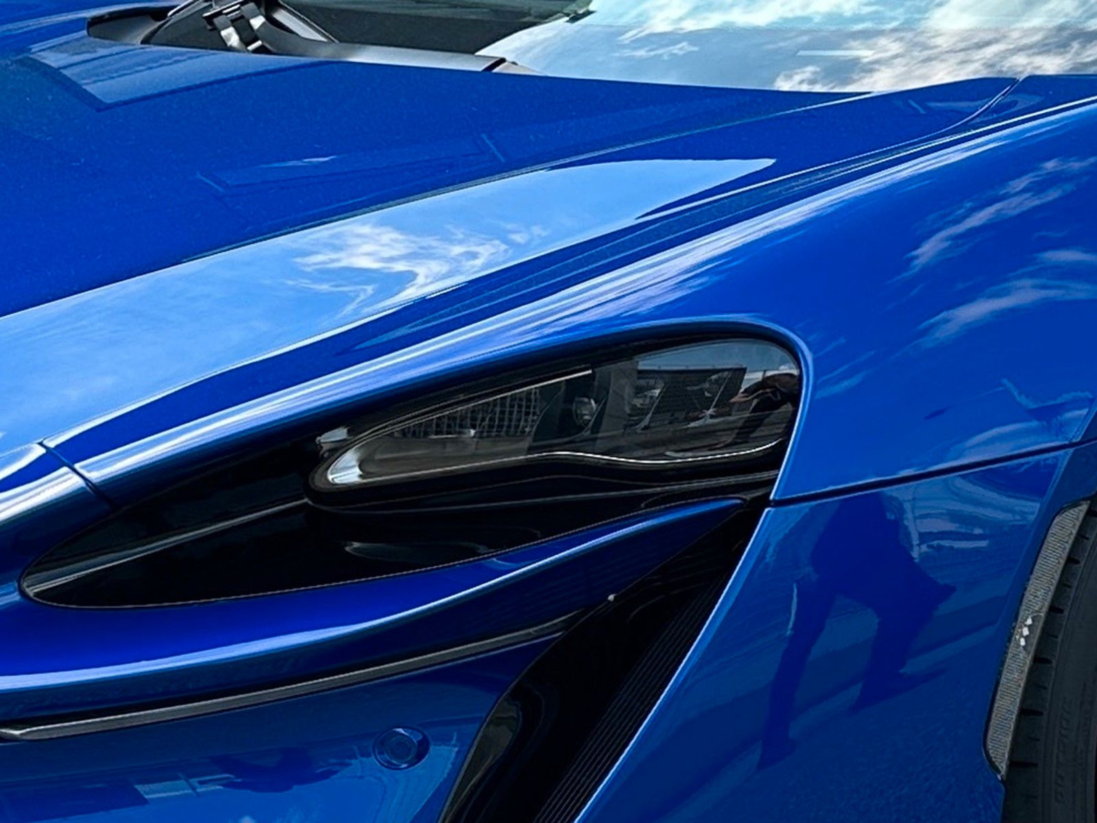 McLaren Artura Spider / Aurora Blue / Comfort Seats imagem 3