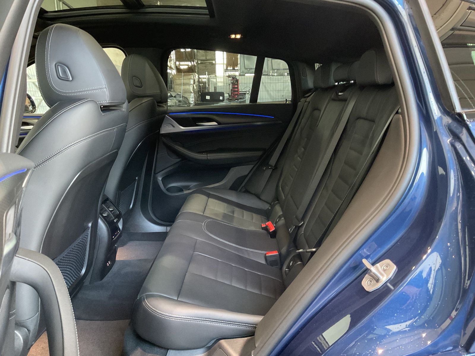 Fahrzeugeinzelansicht 13 Fahrzeugabbildung BMW X4 xDrive20d |20" LMR |M Sportpaket |BMW Laserli