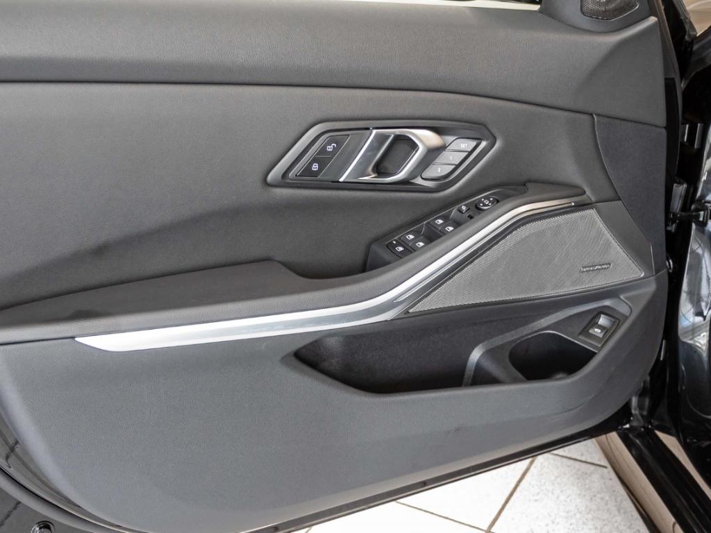 BMW M340i xDriveTour.+AHK+Panorama+Navi+RFK+e-Sitze