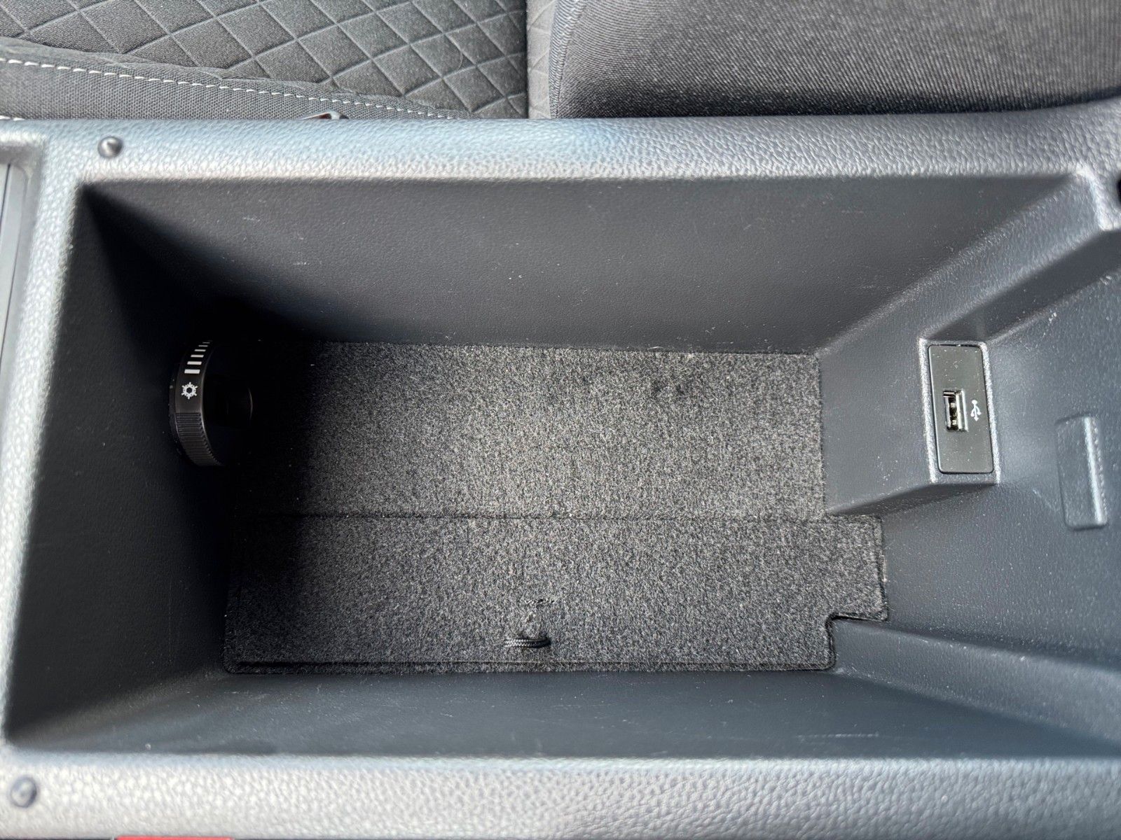 Fahrzeugabbildung SKODA Superb Combi Ambition