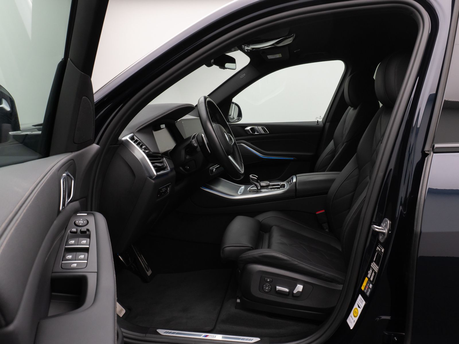 Fahrzeugabbildung BMW X5 xD45e M Sport 360°Laser HUD DAB HiFi Komfort