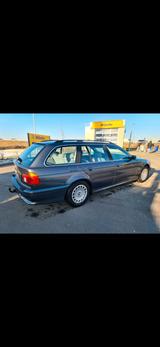 BMW 525i A touring - - BMW 525 aus 2001: 525i