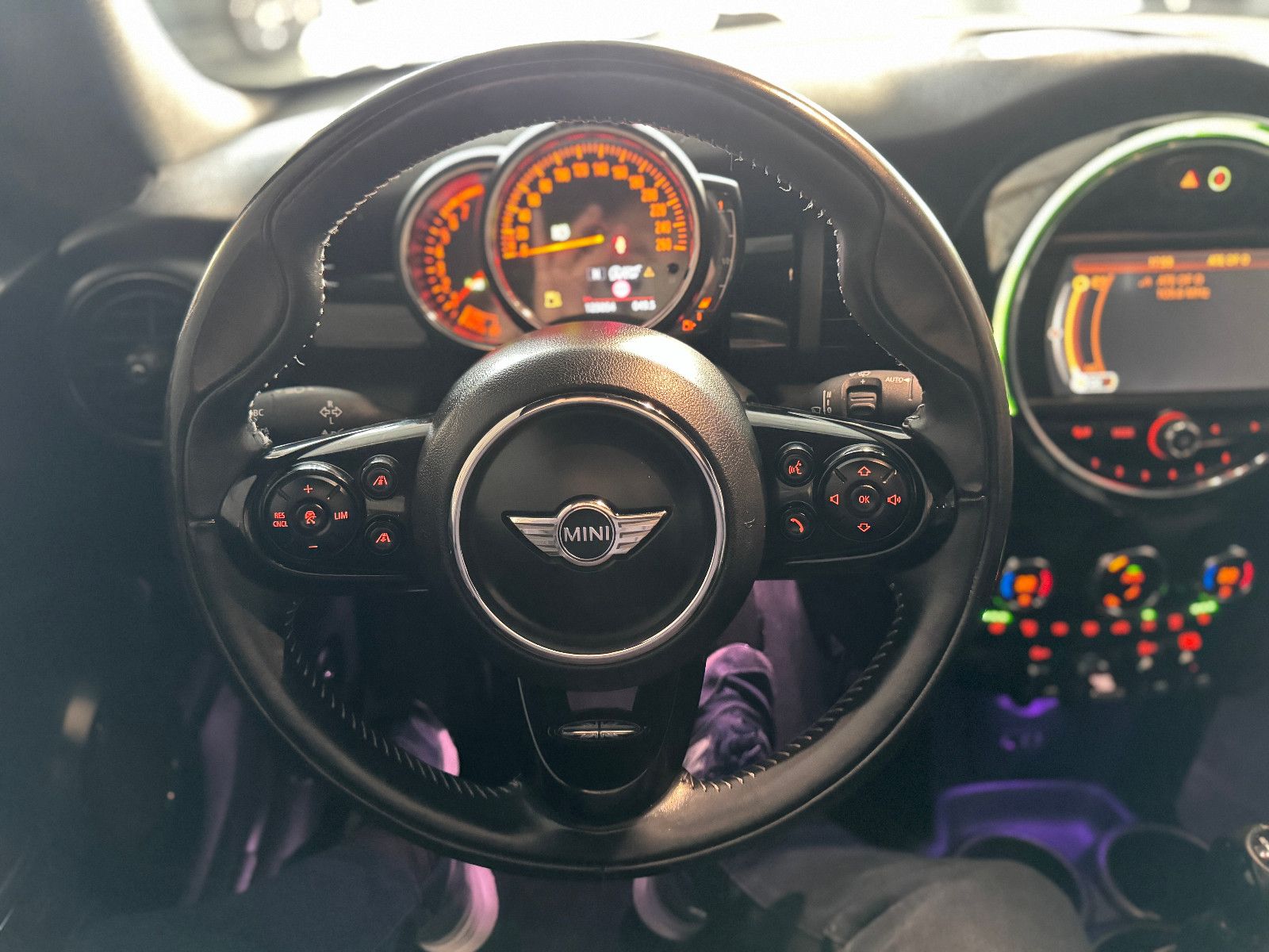 Fahrzeugabbildung MINI Cooper S Cabrio NAVI PROF LED LEDER ASSISTENZ+