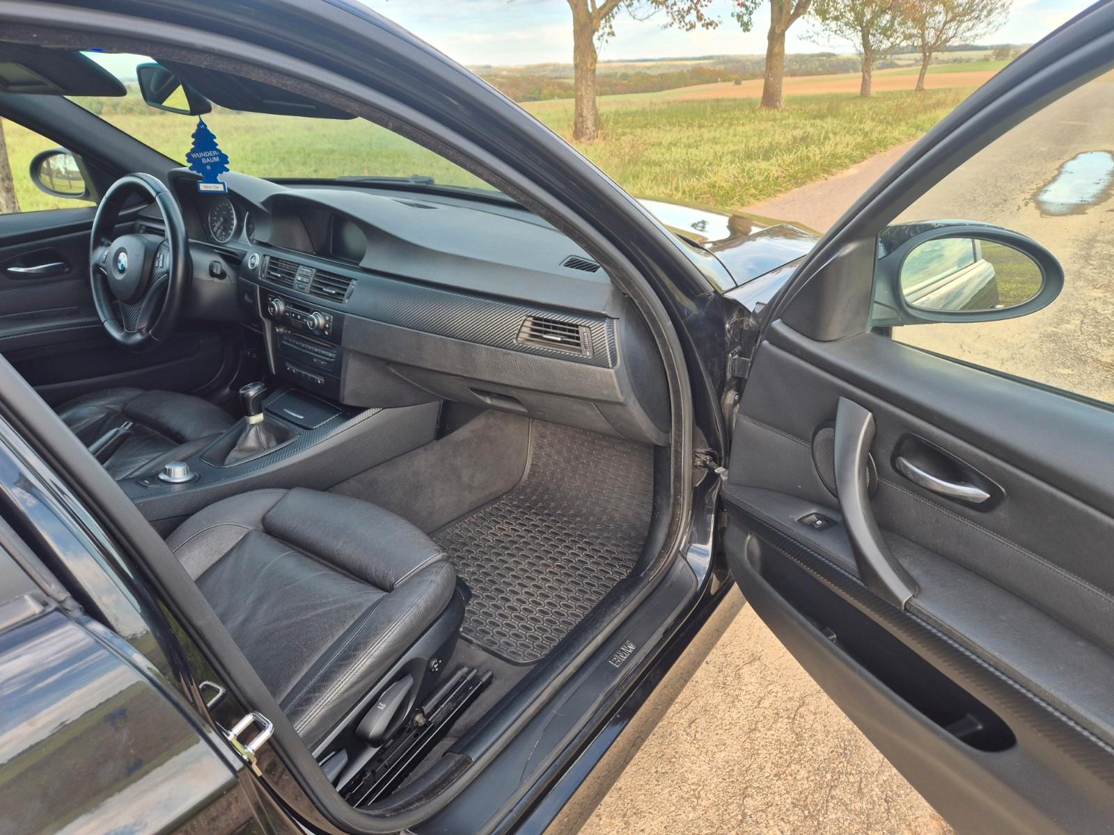 BMW 318i -E90 Xenon Navi Klima Tüv 11.2027