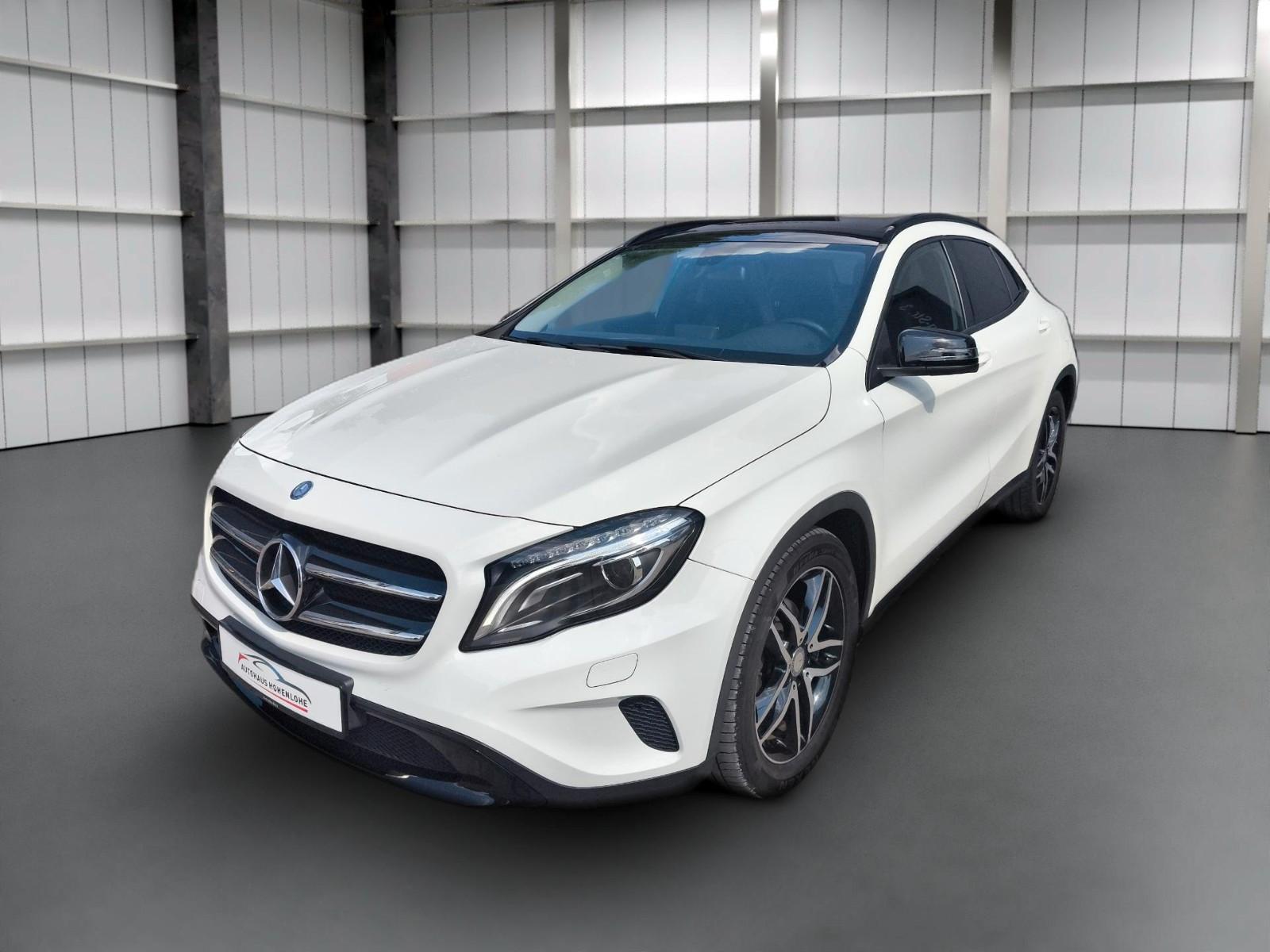 Mercedes-Benz GLA 200d URBAN NAVI BT KLIMA BI XENON PANO!
