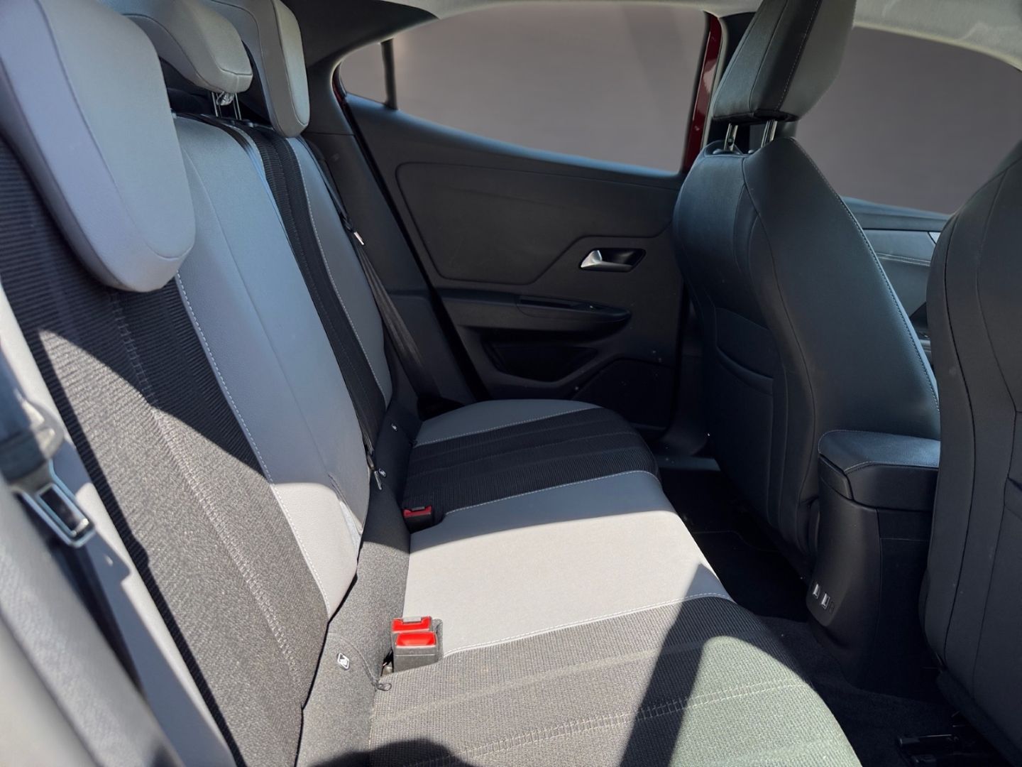 Fahrzeugabbildung Opel Mokka e Elegance Digitales Cockpit LED Apple Car