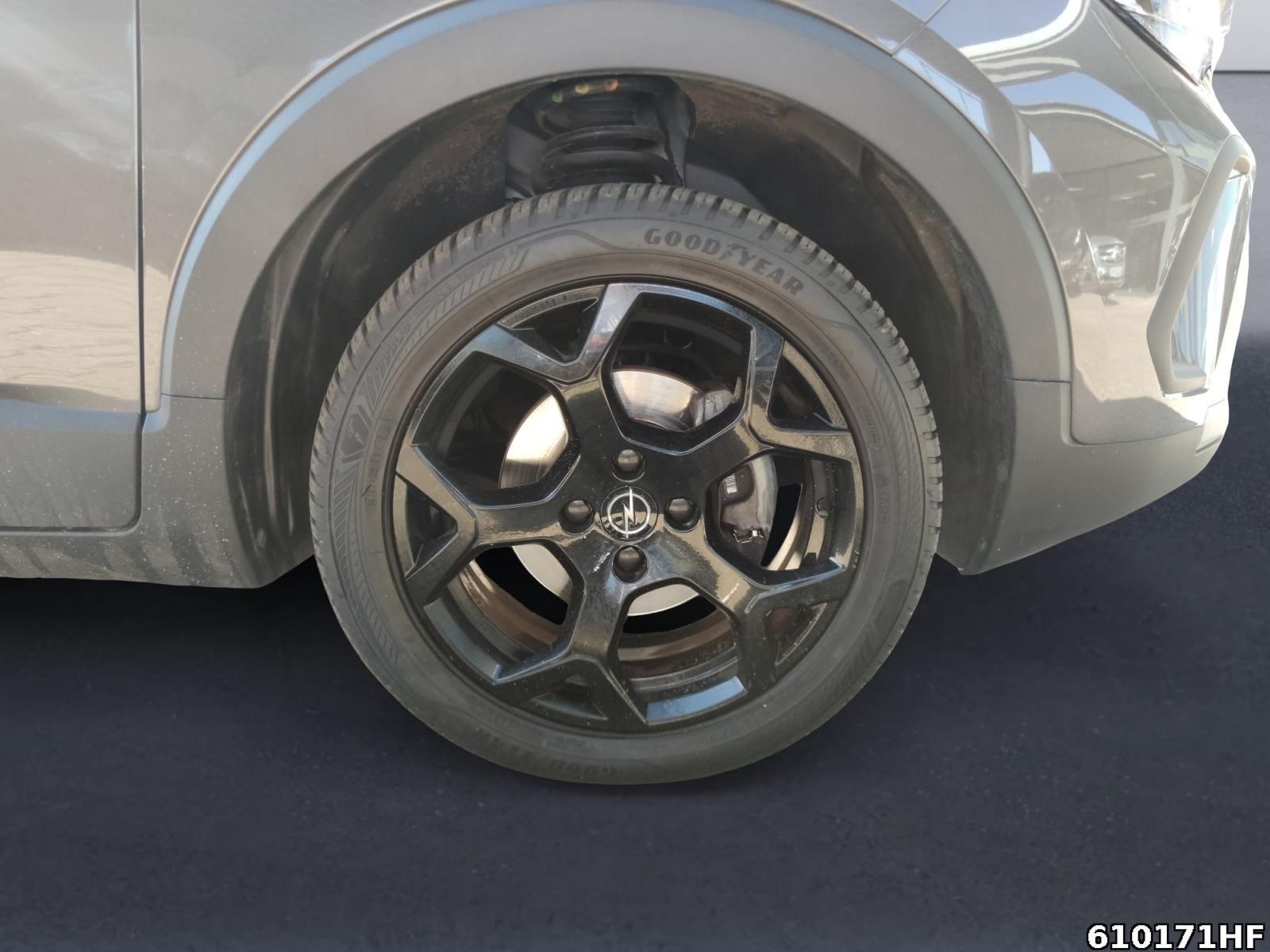 Fahrzeugabbildung Opel Crossland 1.2 Turbo Elegance (EURO 6d)