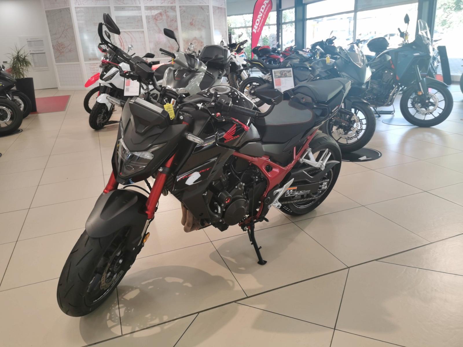 Honda CB 750 Hornet mit viel Zubehör 48 PS