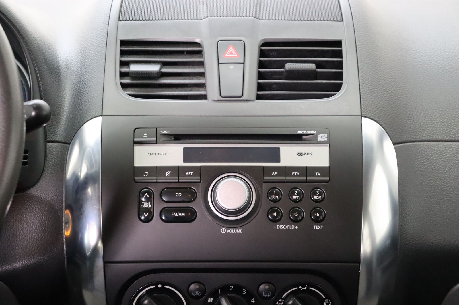 Fahrzeugabbildung Suzuki SX4 1.6 VVT * 1. Hand *HU/AU bis 11.2027 * Klima