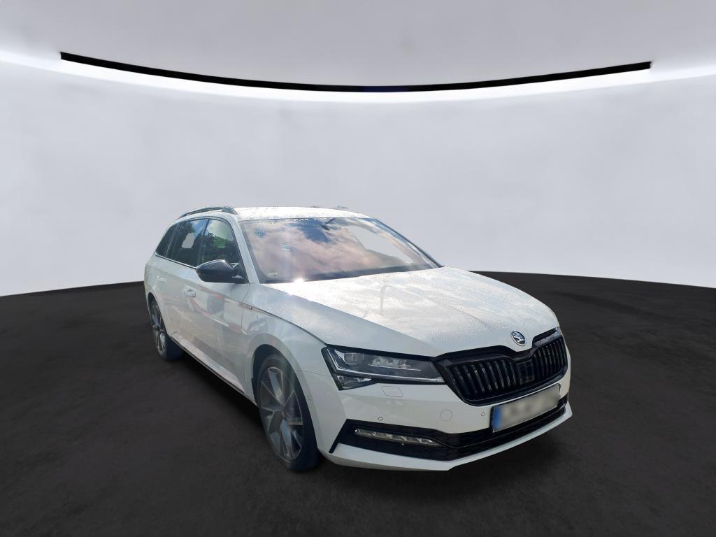 Skoda Superb 2023 г. Белый, пробег 54528 км