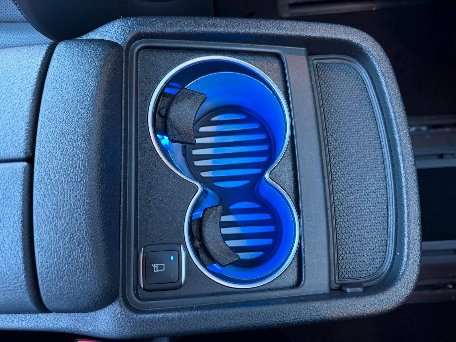 Fahrzeugabbildung Mercedes-Benz V 300 d EXCLUSIVE ED AMG AIRMATICAHK2,5to Pano