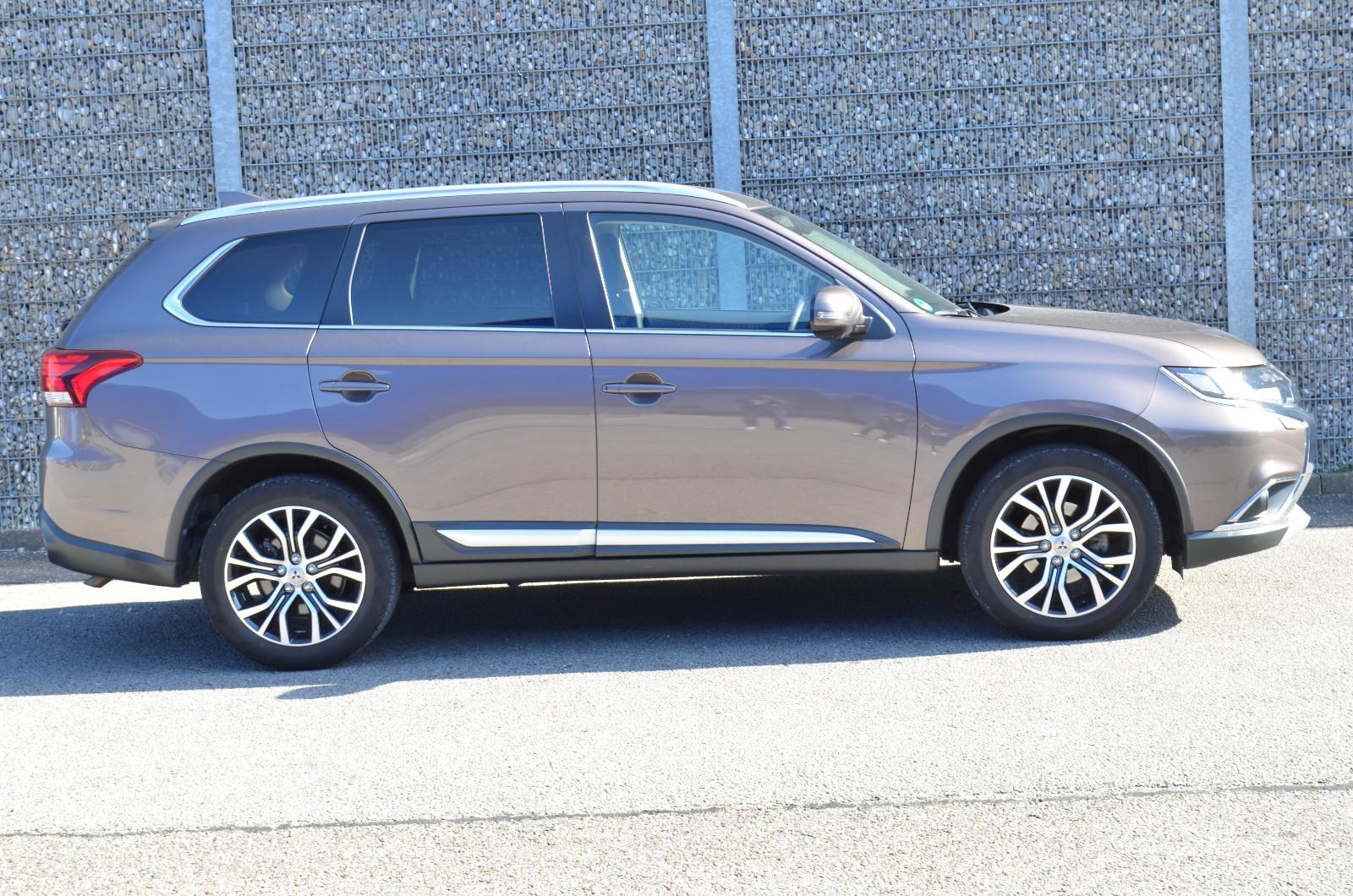 Mitsubishi Outlander 4WD*KLIMA*AHK*360CAM*CARPLAY*ANDROID