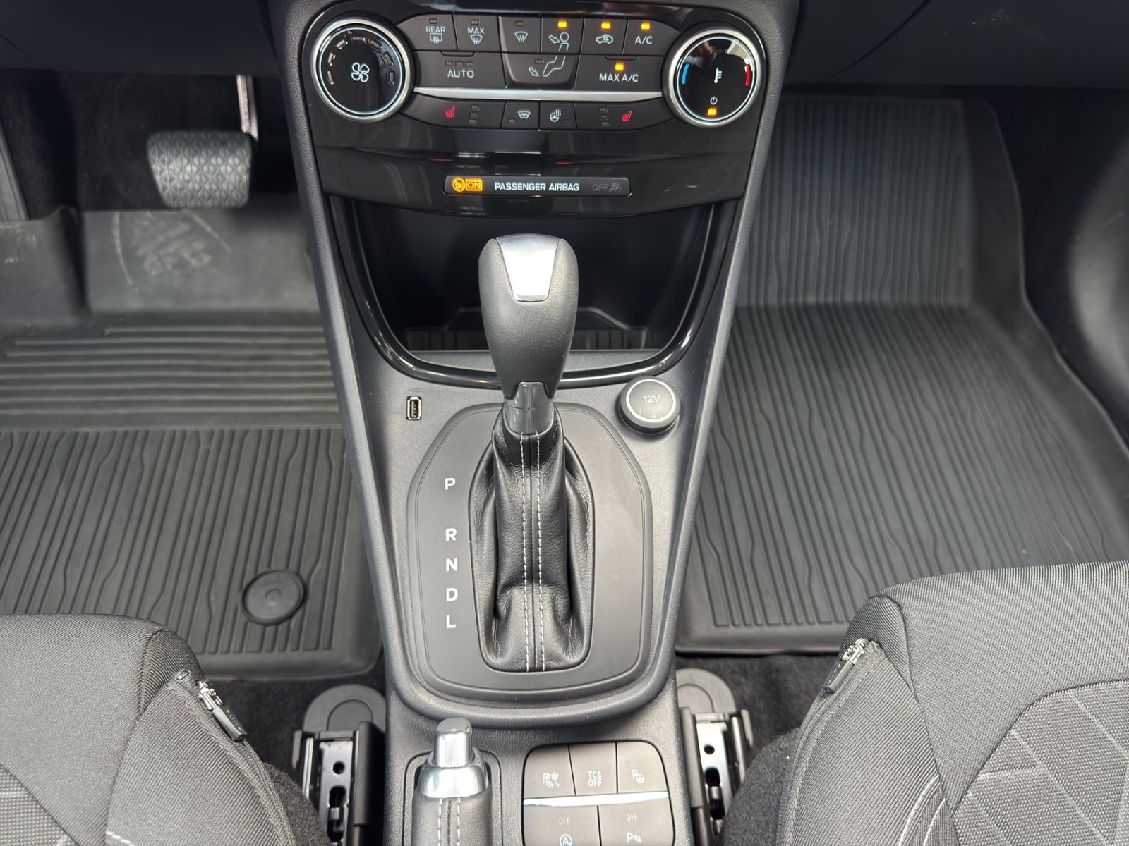 Puma 1.0 EcoBoost Titanium *LED*NAVI*GJR*