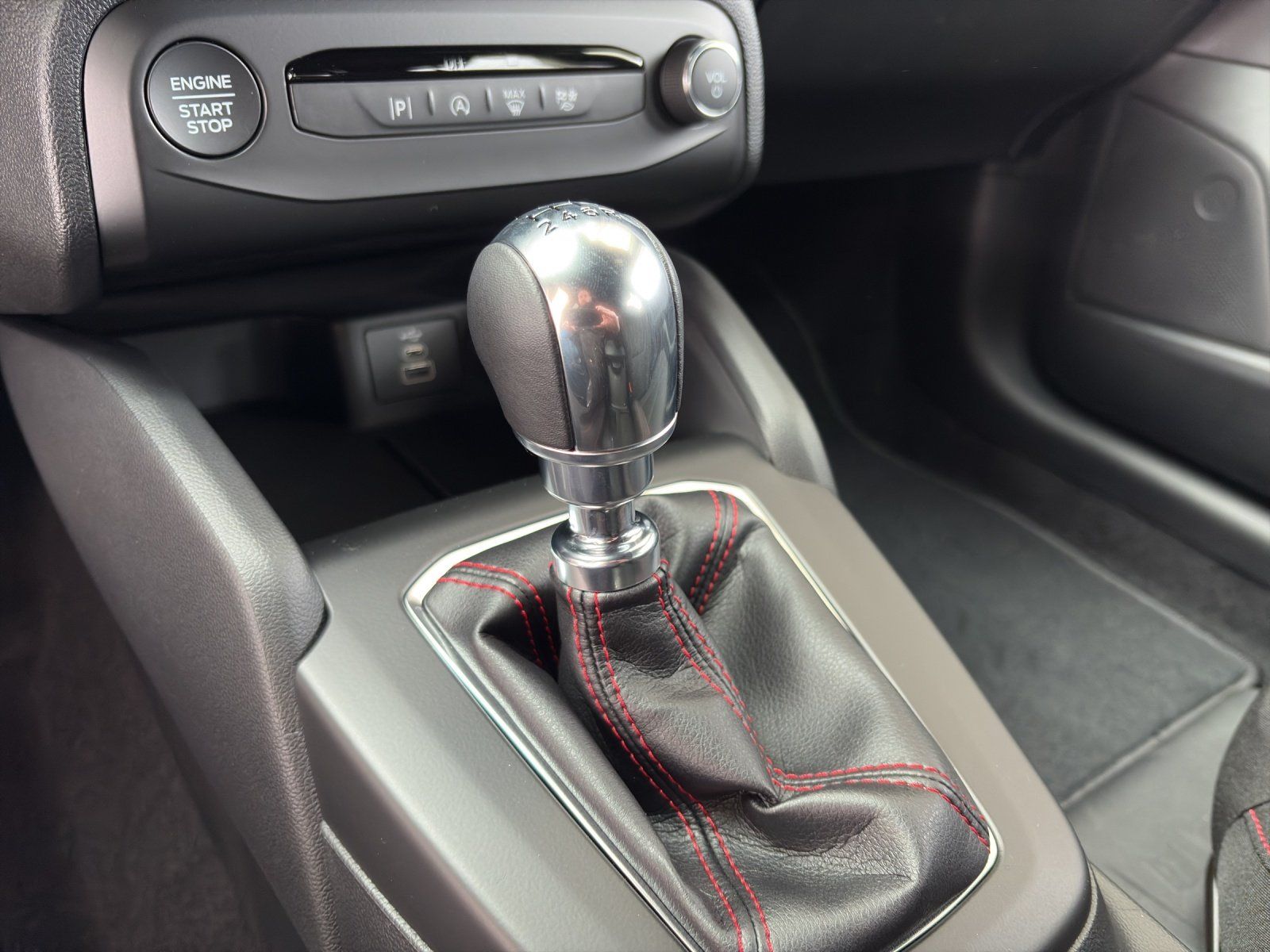 Fahrzeugabbildung Ford Focus ST-Line 5 Türer Styling Pak. Winter Pak.