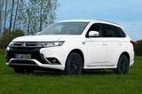 Mitsubishi Plug-in Outlander , Akku/TÜV/Service NEU - Mitsubishi Plug-in Hybrid Outlander aus 2017