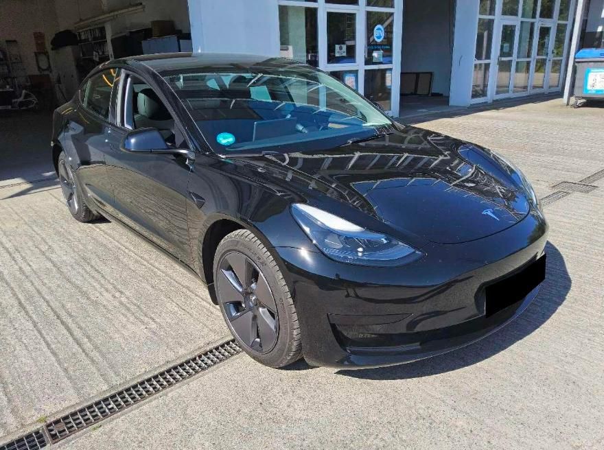 Tesla Model 3 Standard RWD Solid Black imagem 3