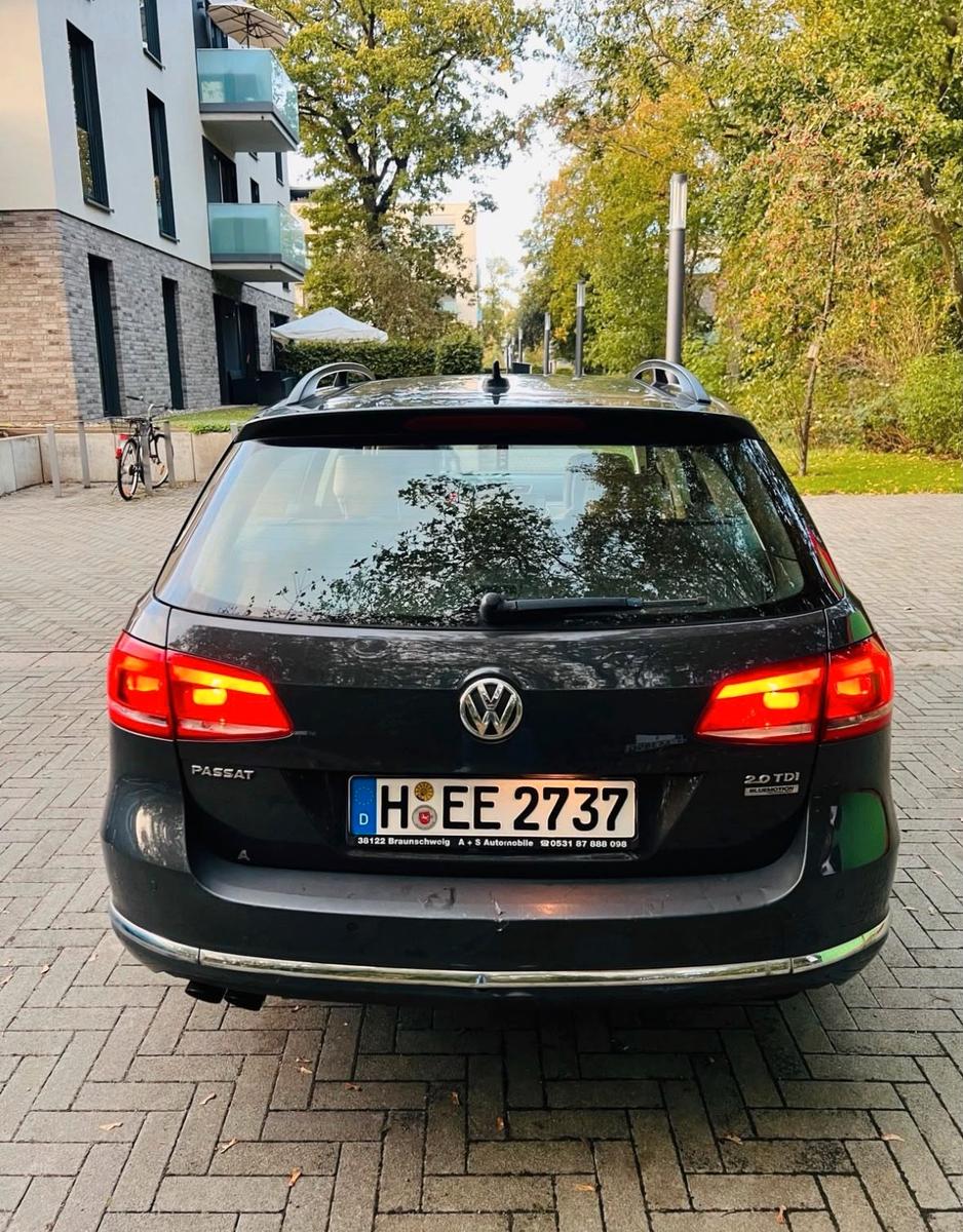 Volkswagen Passat 2012 — engine 1.968 cm³, 140 HP (103kW)