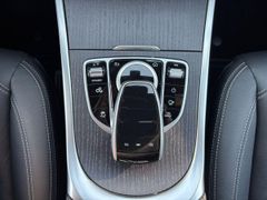 Fahrzeugabbildung Mercedes-Benz G 350d 9G-TRONIC MULTIBEAM 360° AHK 1.HAND